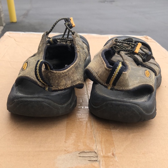 Keen Men’s Olive Yellow Slip On Water Shoes Waterproof Sport Sandals Size 10 - Picture 13 of 15